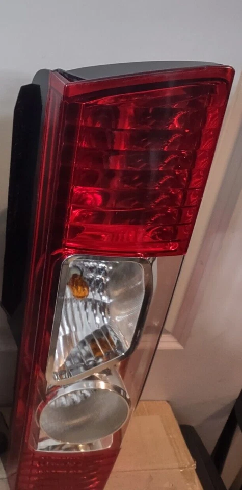 ИЗЯЩНЫЙ! - Оригинальный задний фонарь для пассажира 2014-2022 RAM Promaster 1500 2500 3500 - Изображение 2 из 4