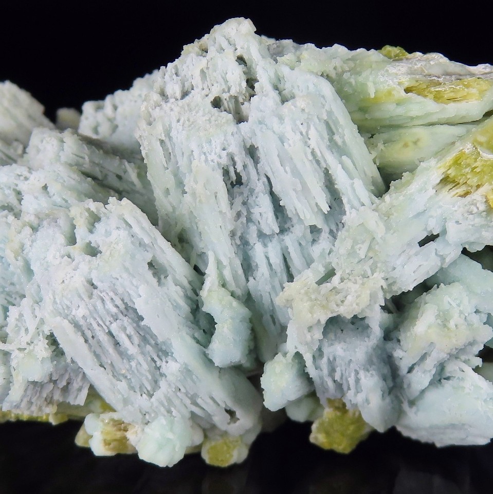 PLUMBOGUMMITE and Pyromorphite crystals * Yangshuo Mine, China | eBay
