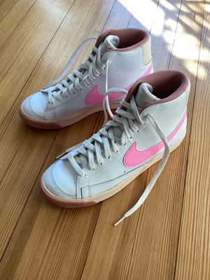 Nike Blazer Mid '77 SNEAKERS Sz GS 7Y~ Women 8.5, UK 6, EU 40 White Pink Spell