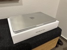 Apple MacBook Neo 256GB Silber