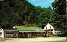 Famous Rock Maple Gift Shop Streetview Bennington Vermont Chrome Postcard