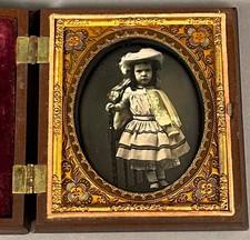 1/6 PLATE DAGUERREOTYPE YOUNG GIRL, GREAT OUTFIT, PLUMED HAT, NO WIPE MARKS