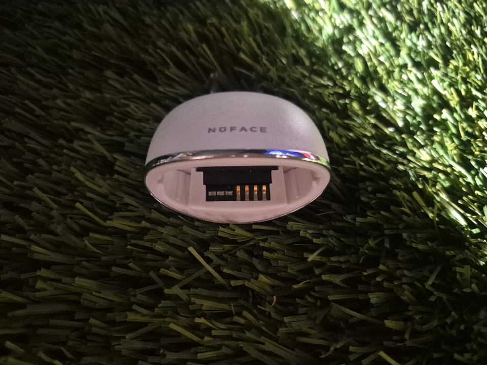 NuFace TRINITY+ ELE Accesorio Labio y Ojo ***ESTO ES SOLO PARA TRINITY+ Modelos** Foto 2 de 4