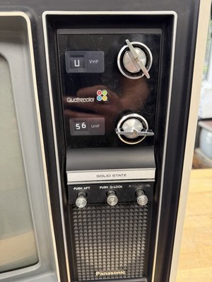 Vintage Panasonic Color TV CT-910 RARE Retro Gaming UHF VHF