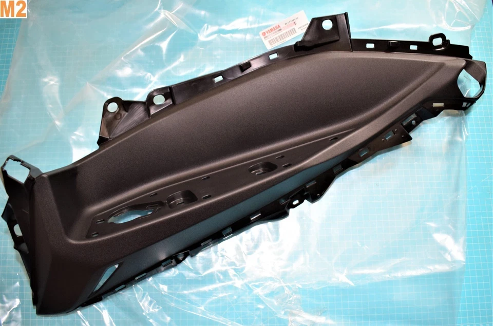 carénage repose pied gauche YAMAHA X-MAX 125 300 400 2018/2022 BL1-F7481-00 neuf - Photo 1/1