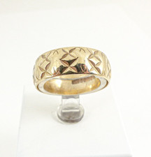 9ct Gold  Wedding Ring Vintage Band Patterned 3.8 grams Hallmark 7mm size P 1/2