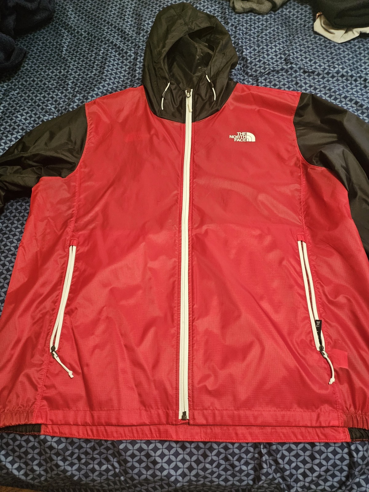The North Face Windwall Jacket for Men in Size XL – Windproof & Lightweight