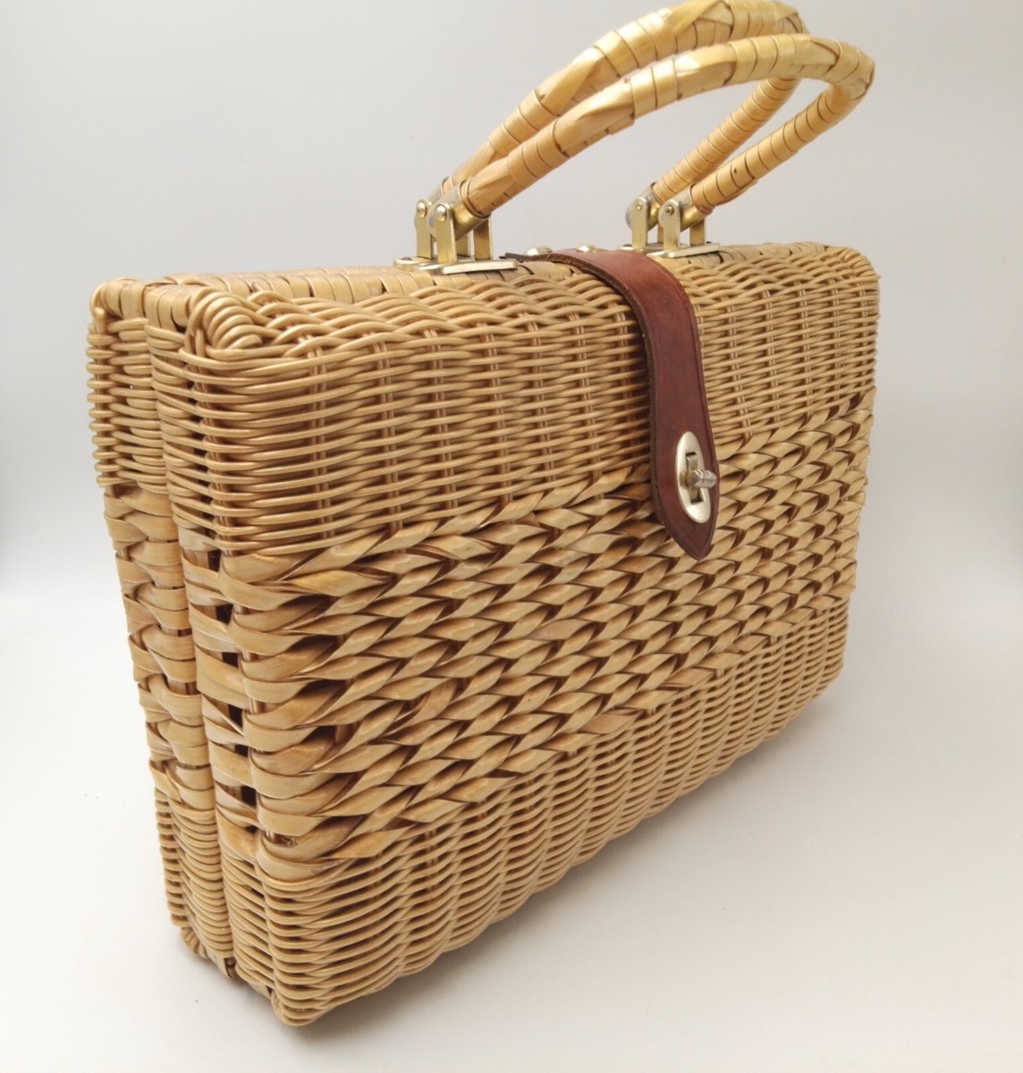 Ancien sac valise en raphia et cuir made in Hong Kong 1960's