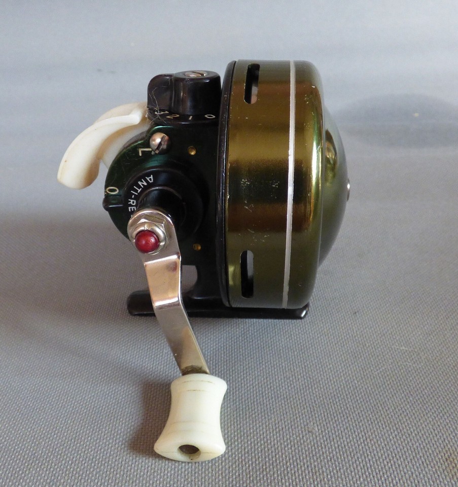 CLEAN VINTAGE JOHNSON CITATION 110B SPINNING REEL GREEN WORKS/LOOKS