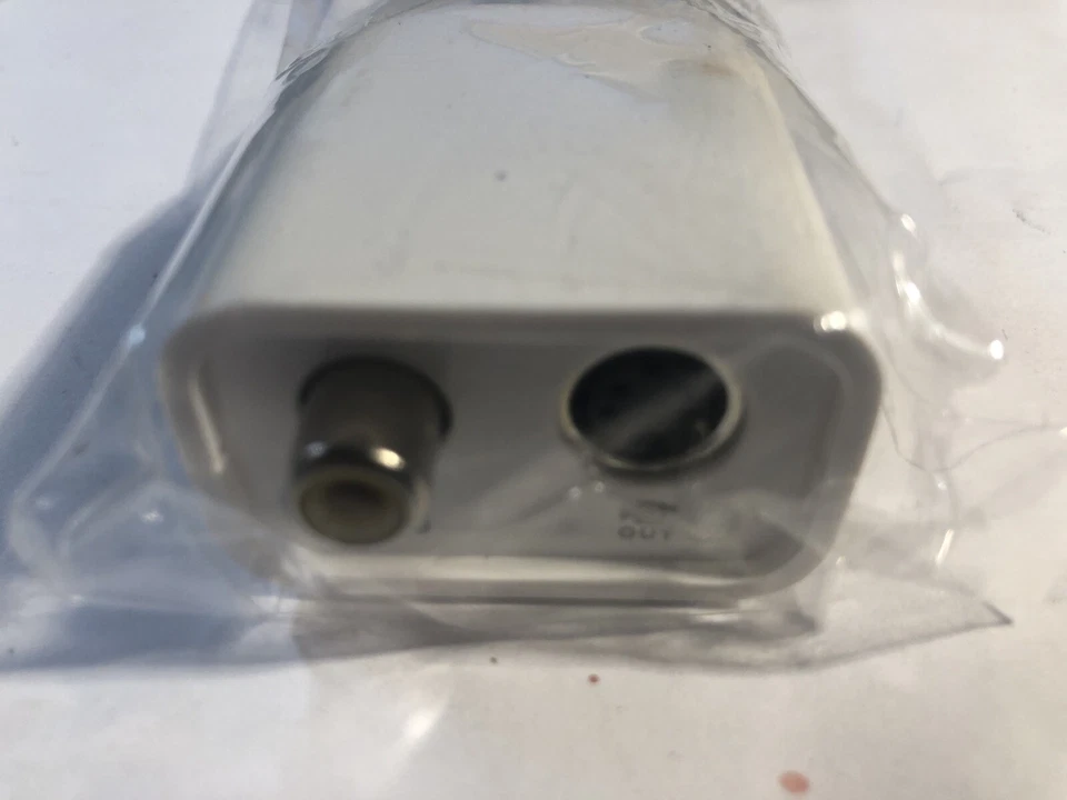 Apple Mini-VGA Plug to S Video & RCA composite Mac to TV Adapter 603-2650  - Image 3 of 4