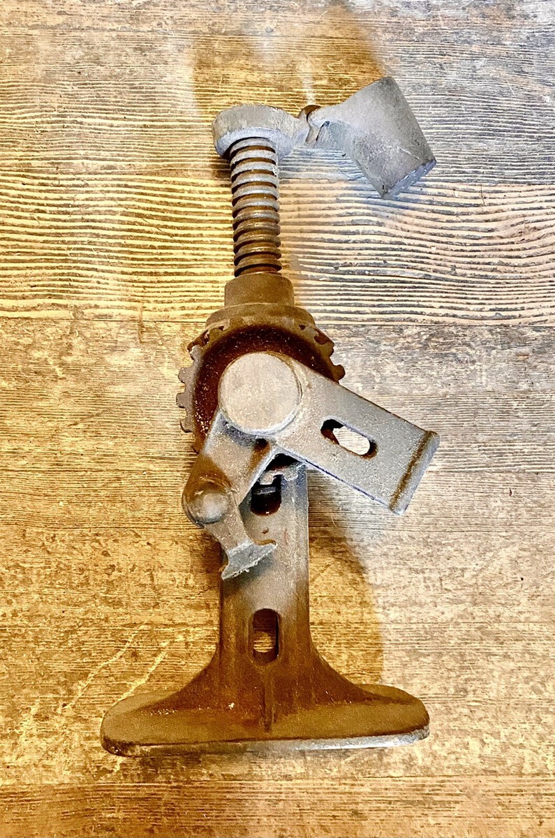 23 24 25 26 27 28 ANTIQUE JACK W/ CAP 630 SCREW TYPE MODEL T