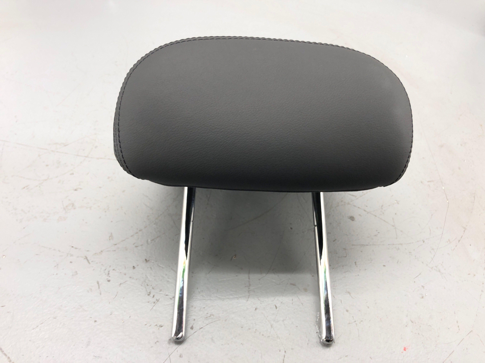 2017-2022 MASERATI LEVANTE REAR RIGHT LEFT CENTER MIDDLE HEADREST BLACK LEATHER