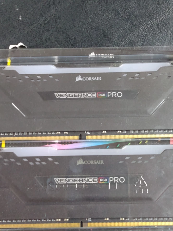 VENGEANCE® RGB PRO 64GB (2 x 32GB) DDR4 DRAM 3600MHz C18 Memory Kit — Black - Image 2 of 4