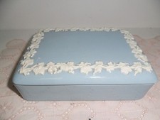 "Wedgewood" Blue Jasperware square trinket box, grapevine pattern original [86B]