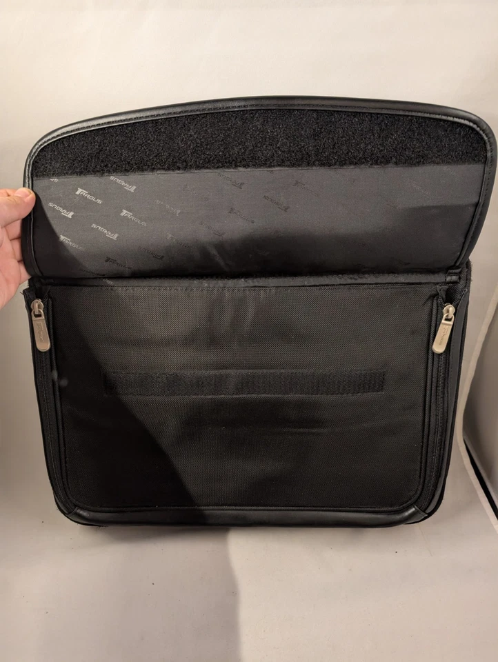 Estuche Portafolio Targus Negro para Portátil | Funda Acolchada con Bolsillos Organizadores Foto 4 de 4