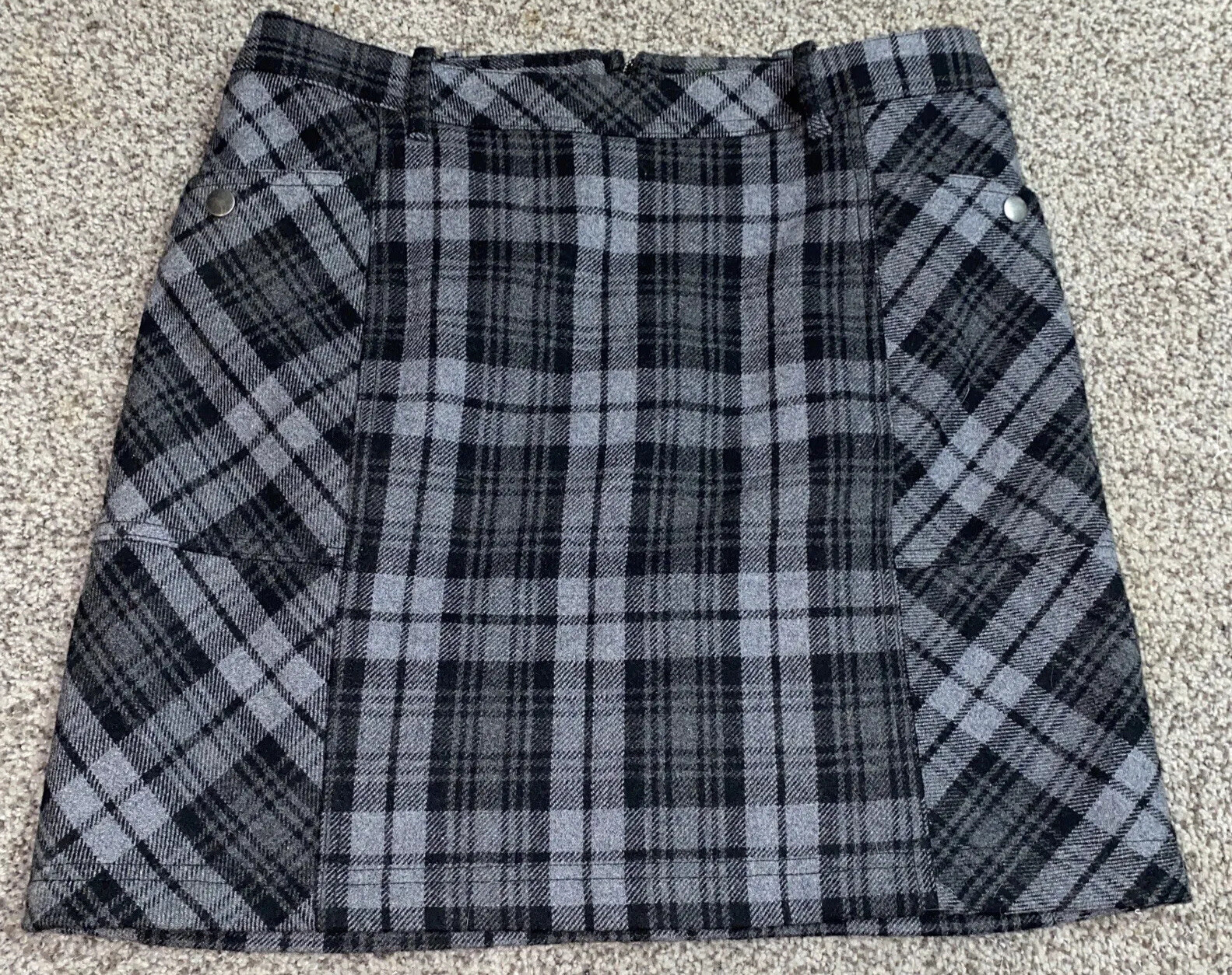 Eddie Bauer Skirt Womens Size 8 Wool Blend Black & Gray Plaid Lined Box B4