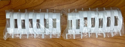 ✅ LOT OF 28 SEIKO WATCH WHITE PLASTIC DISPLAY STAND HOLDERS - Picture 2 of 10