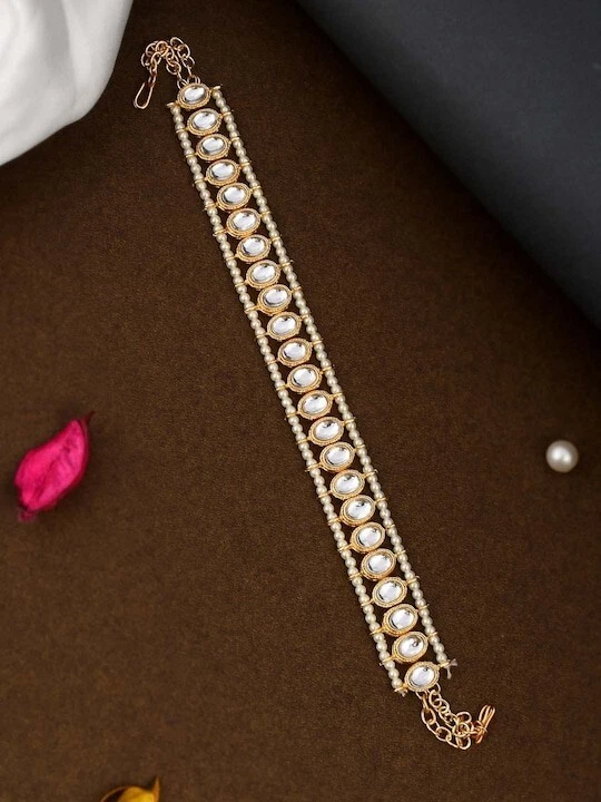 Diadema para mujer enchapada en oro blanco Kundan con tachuelas perla Matha Patti, Matha Patti Foto 3 de 4