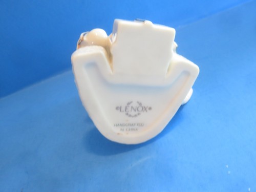 Lenox “Snowy Gift Snowman” Figurine - Picture 5 of 5