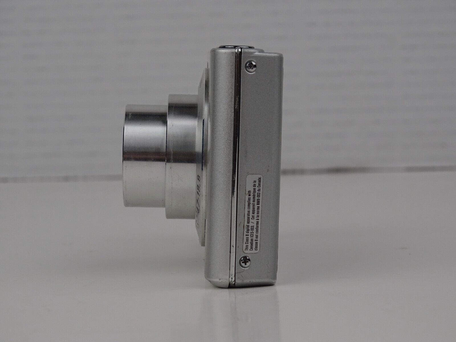 Sony Cyber-shot DSC-W330 14.1MP Digital Camera Carl Zeiss 4x Zoom READ Defects 