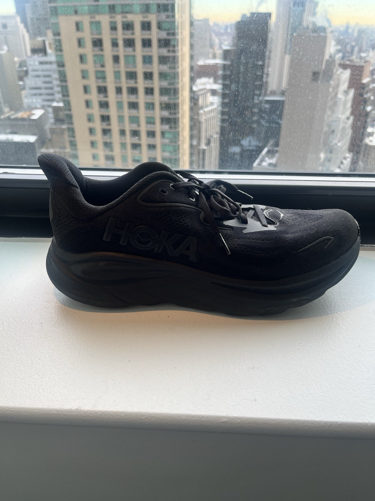 RRP $155 Hoka Clifton 10 All Black Men’s Running Shoes Size 10.5 Used thumbnail 2