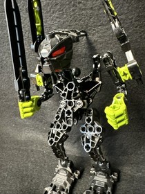 LEGO 2010 Bionicle Stars Skrall Set (7136)  Missing Gold Shield & Booklet 1079