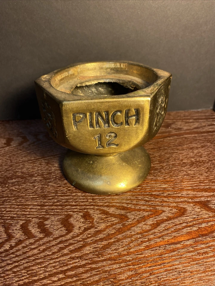 复古金属瓶座广告 Haig Pinch 12 年老苏格兰威士忌  — 第 3/4 张图片