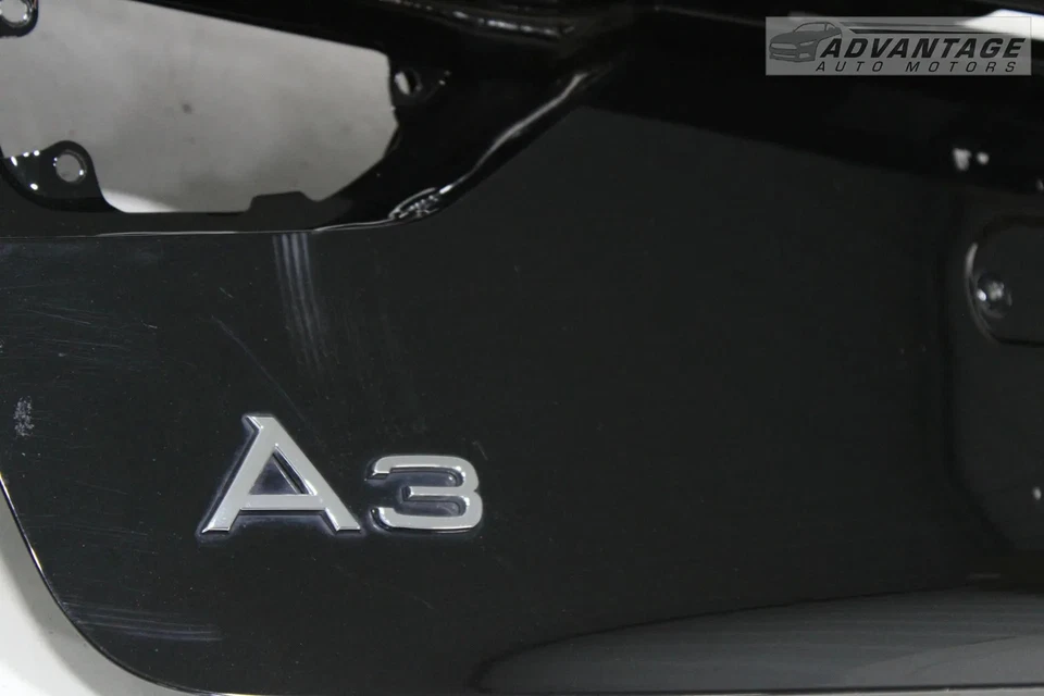 AUDI A3 QUATTRO 2015-2020 8V sedán maletero trasero tapa negro brillante OEM Foto 4 de 4