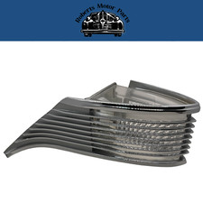 New Old Stock Left Fender Cornering Lamp For 1967 Chrysler New Yorkers 2606921