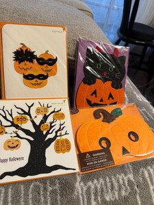 MIXTURE OF HALLOWEEN GREETING CARDS