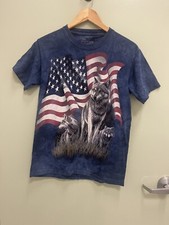 The Mountain Wolf Wolves With US Flag Blue T-Shirt S RN# 96926 Made In USA