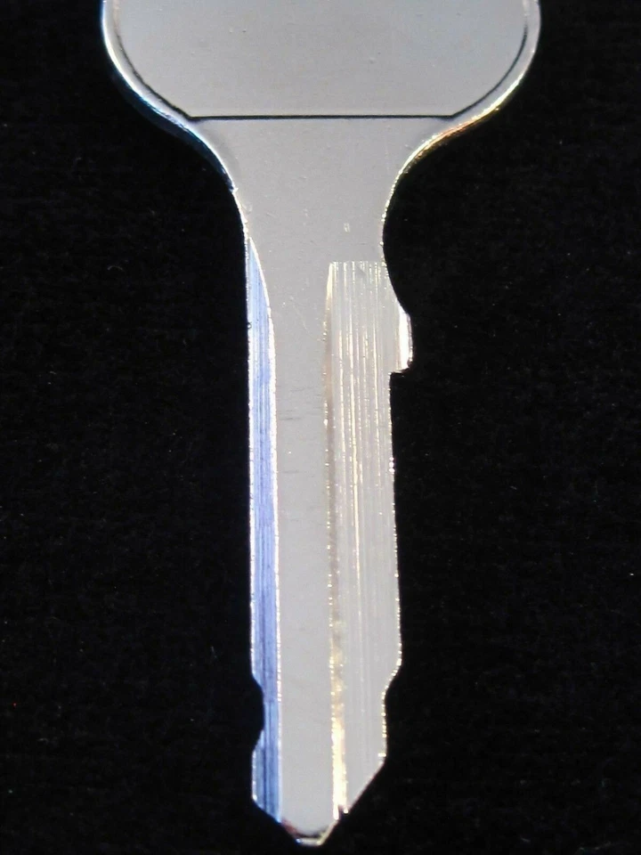 Llave en blanco 63C MERCEDES BENZ MALETERO 1955-1968 190 220 230 250 280 300 S SL SE Foto 3 de 4