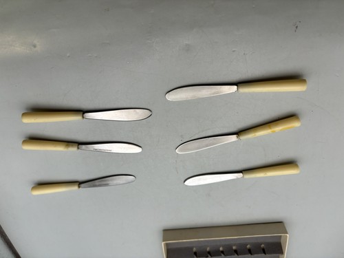 Vintage Set of 6 Stainless Little Spreaders Import - Picture 6 of 6