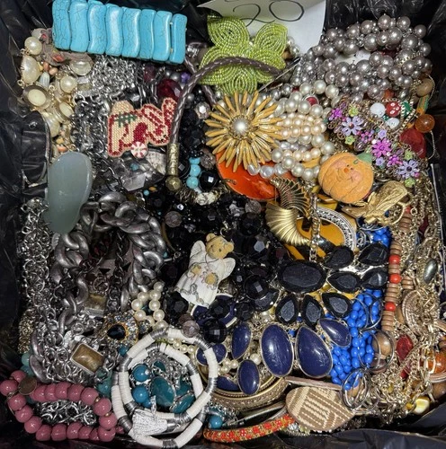 Huge 19 Pound Vintage to Now Costume Jewelry Good Use Wear Sell Craft Lot# GB20