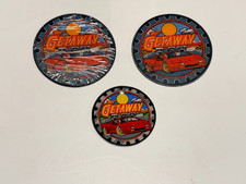 1992 WILLIAMS THE GETAWAY PINBALL KEY CHAIN & 2-SPEAKER CUT-OUTS