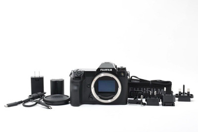 Fujifilm GFX100S Shutter count: 0 MINT CONDITION BODY ONLY