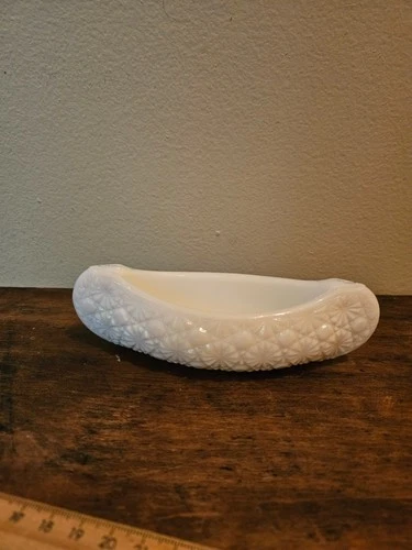 Vintage Fenton Daisy & Button Pattern White Milk Glass Canoe Candle Holder Rare!
