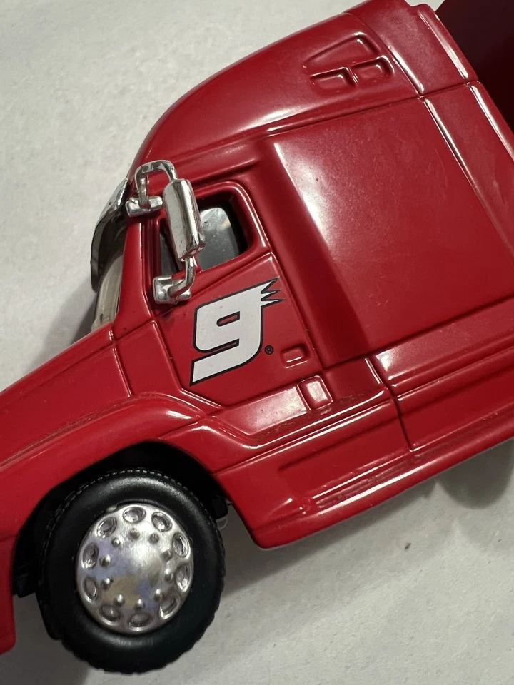 Camión Winners Circle Hauler 2005 # 9 plataforma de remolque Kasey Kahne 1:64. SIN CAJA Foto 2 de 4