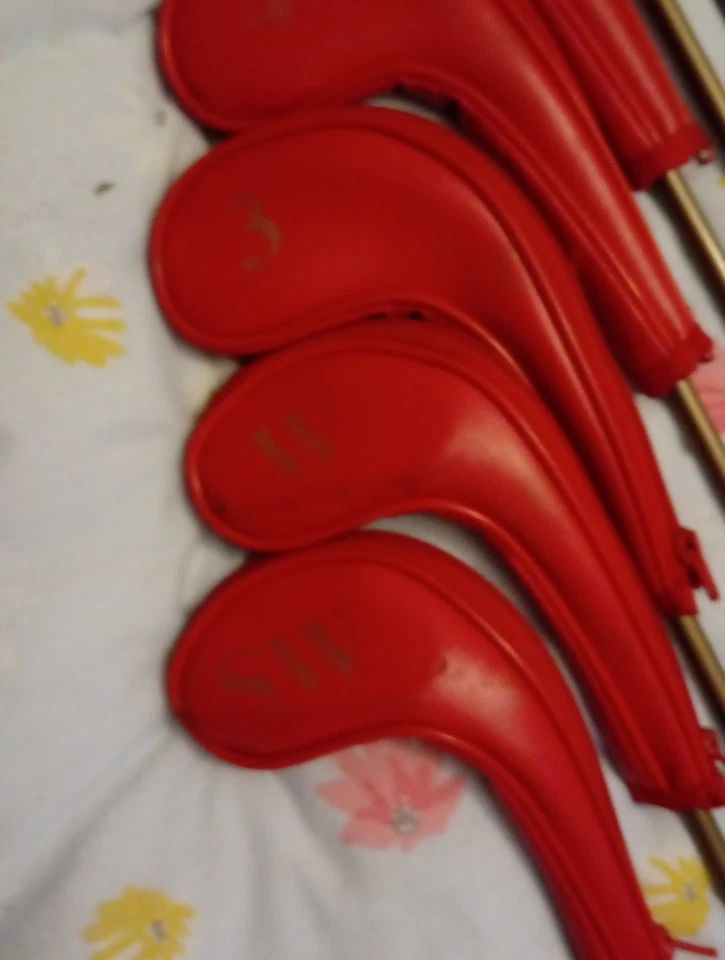 MacGregor Golf Set . CG-1800,Regular Flex. 3-9 W,SW +All Covers As Shown - Image 4 of 4