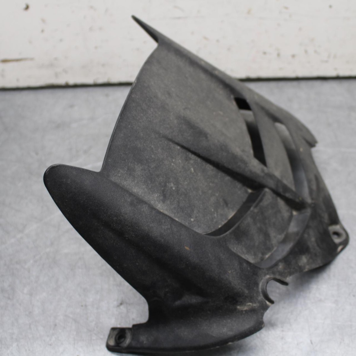 21 KAWASAKI NINJA ZX6R REAR BACK WHEEL TIRE HUGGER FENDER 35023