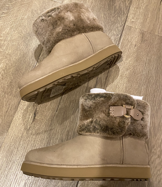 ugg classic berge short suede