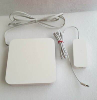 Apple Airport Extreme Base Station 2nd Generation A1143 *Excellent Condition*
