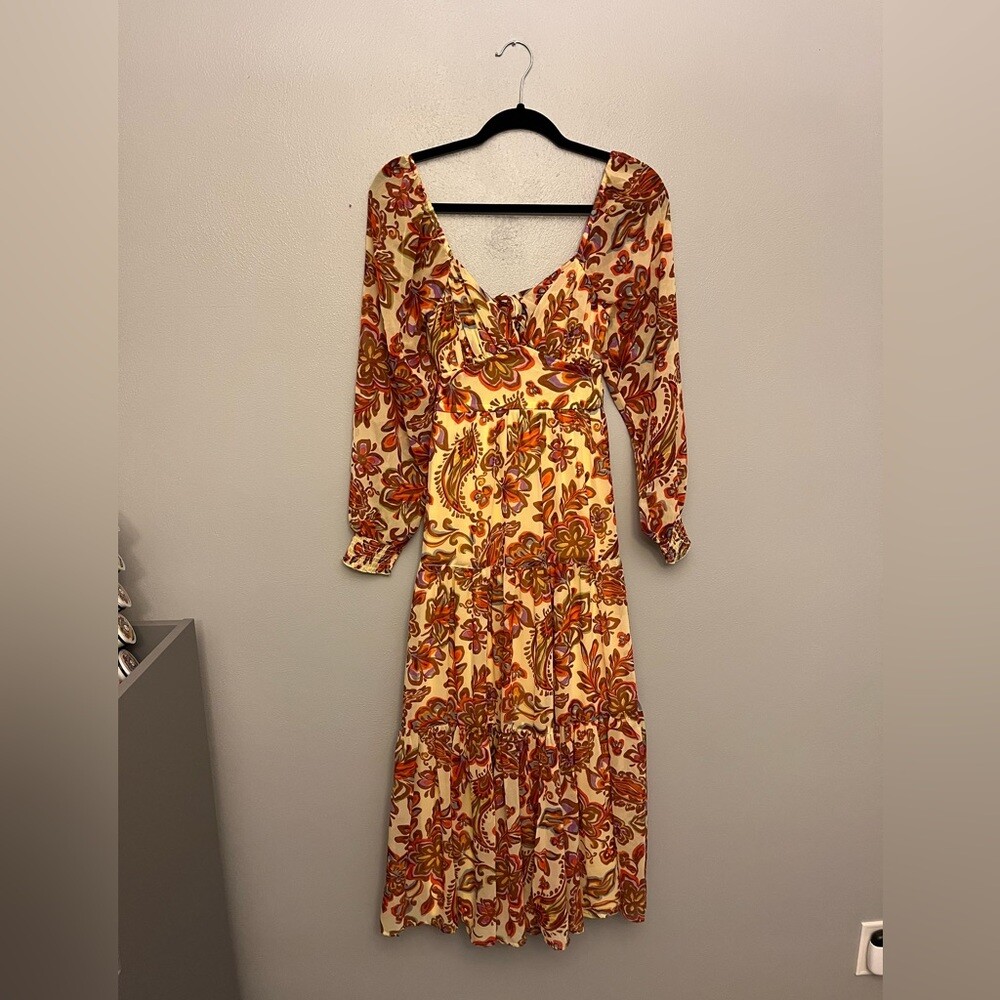 NWOT Jessica Simpson Long Sleeve Tiered Floral Maxi Dress - Size XS NWOT Jessica Simpson Long Sleeve Tiered Floral Maxi Dress - Size XS