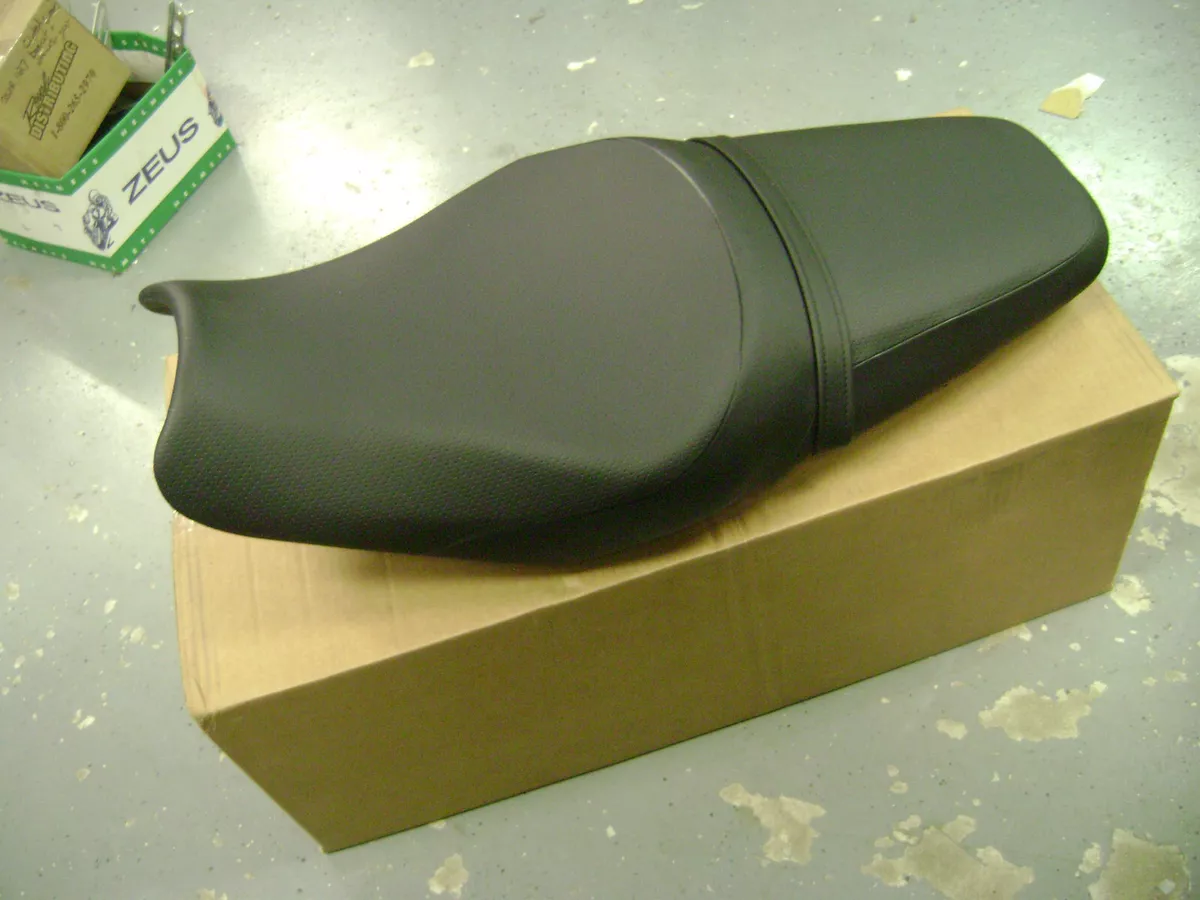 12 23 KAWASAKI ZX14R SEAT ZX 14R NEW TAKE OFF 16 17 18 19 20 21 22