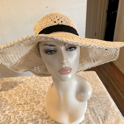 Cream Wide Brim Straw Hat w/ Black Hatband OSFA Gorgeous | eBay display picture 2