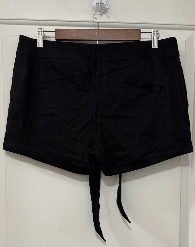 Bebe Women's Size 10 Black Belted Cuffed Hem Linen Blend Pocket Shorts - Изображение 2 из 4