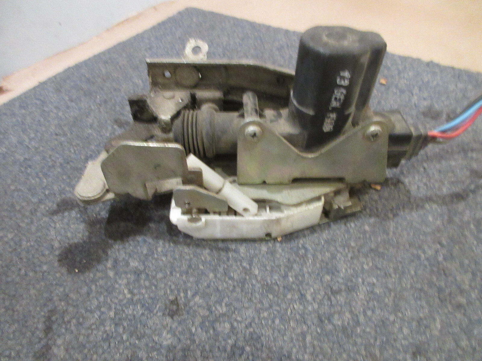 Ferrari 355 LH / SX Door Lock P/N 64685300