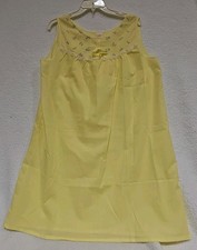 Vtg Sears 38-40 yellow Poly/cotton sleeveless middie night gown flower bodice