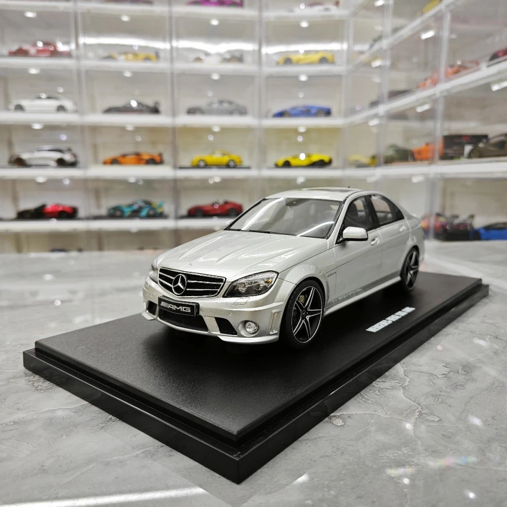 GT Spirit Mercedes G63 AMG 6x6 1:18 Blanche – Limited Edition GT100