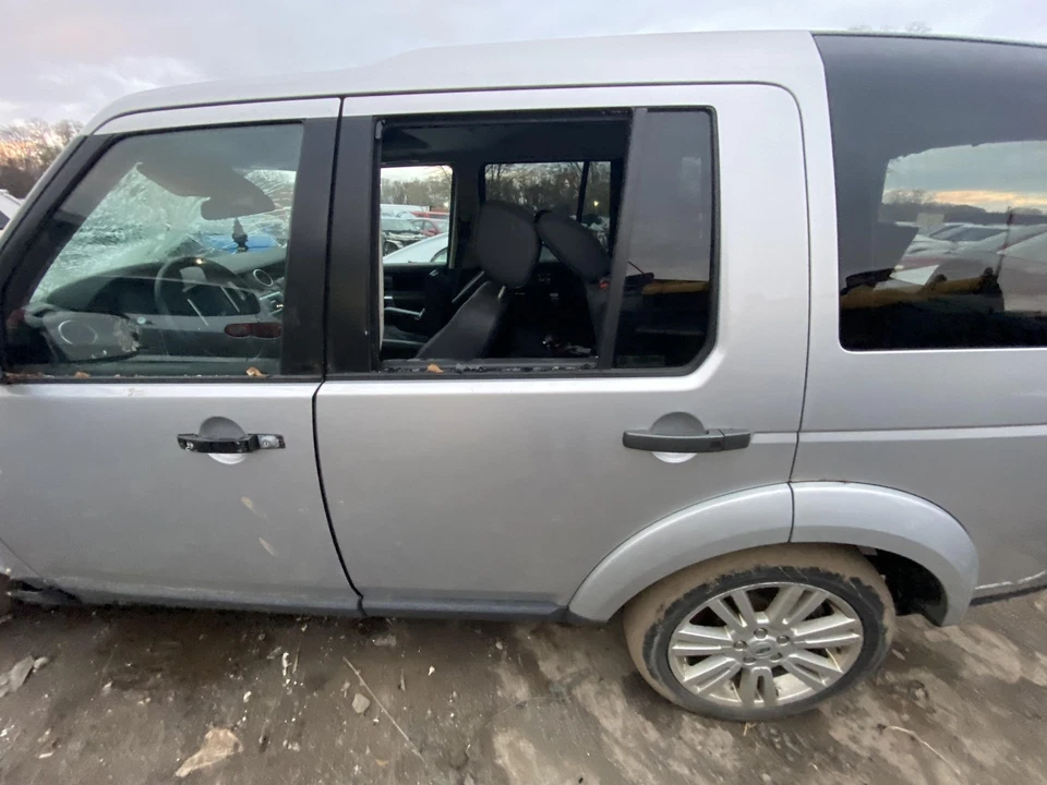 Used Rear Left Door Assembly Rear Side fits: 2012 Land rover Lr4 L. privacy tint Foto 3 de 4